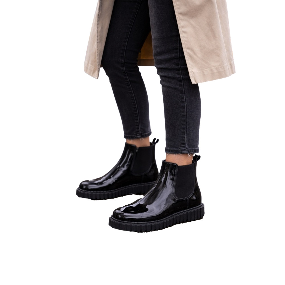 Ilse Jacobsen Glossy Black Chelsea Booties with Chunky Tread